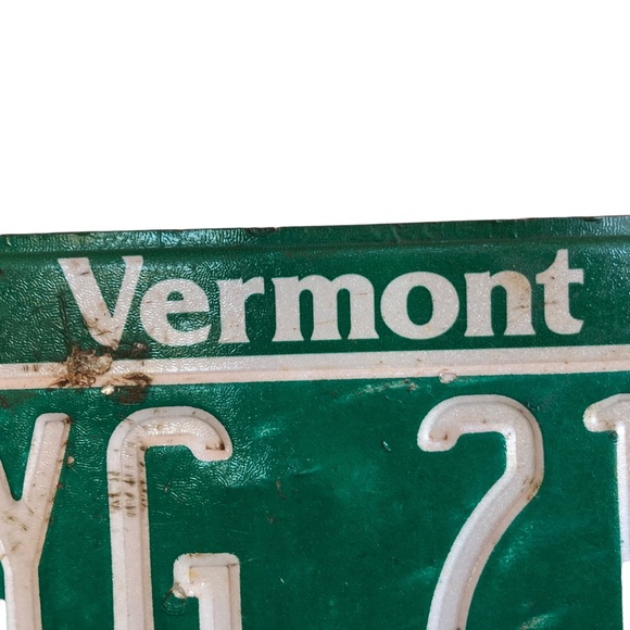 Vermont License Tag Plate Green Mountain State EYG 216 Expired 2010 Authentic - Picture 3 of 9